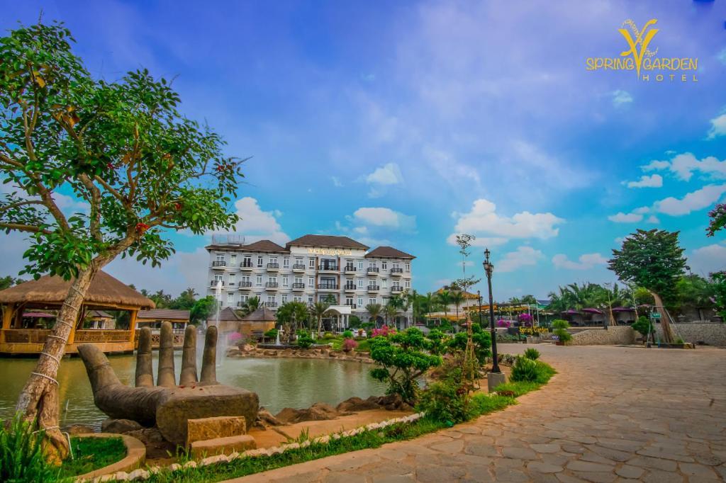 Spring Garden Hotel Lk Long Khanh Екстериор снимка