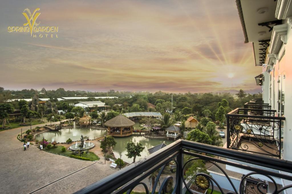 Spring Garden Hotel Lk Long Khanh Екстериор снимка